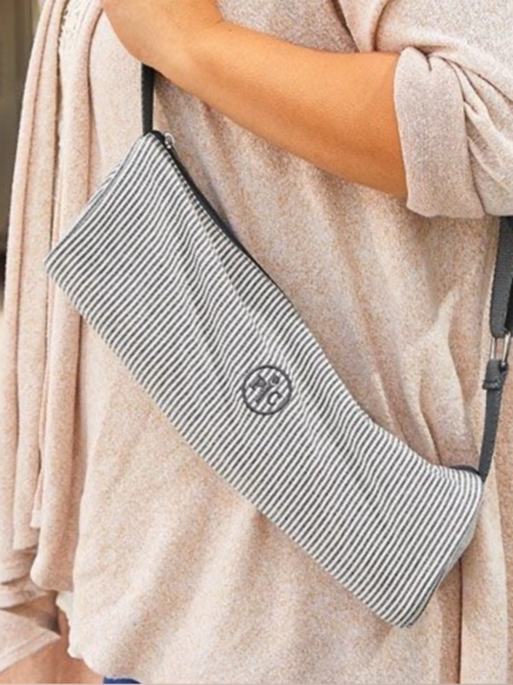 NWT Pampered Chef Striped Wine Bag with Shoulder Strap